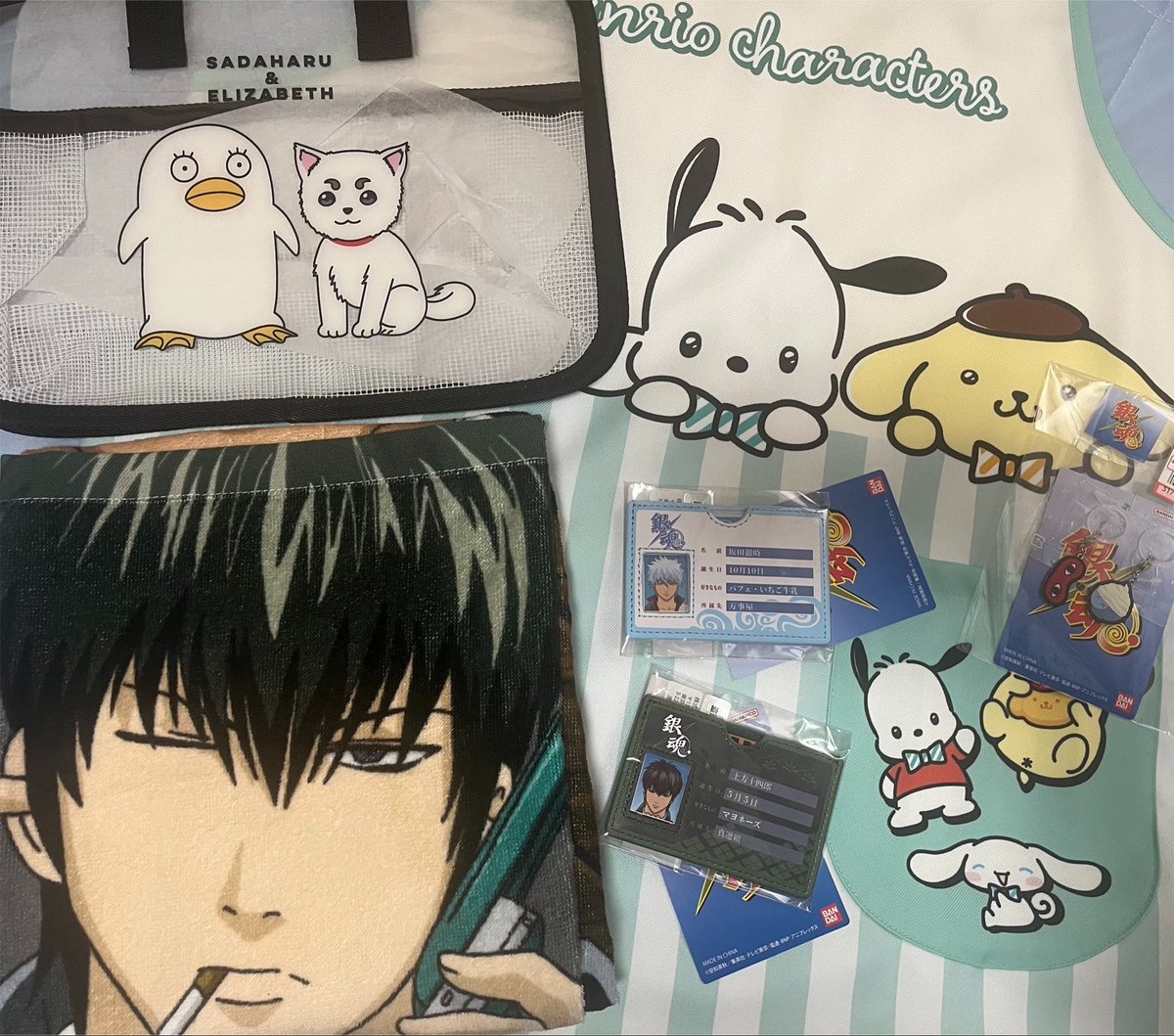 Pop_mndk's tweet photo. 仕事用のエプロン探しに来たら
正面に推しのウインク顔面見つけてダッシュしちゃった･*･:≡(　ε:)
しまむらさん、素敵グッズをありがとう😍 https://t.co/efDQKMm5U0