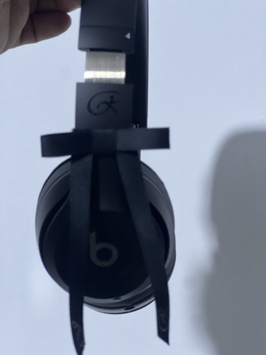 WpMmay's tweet photo. ปล่อยต่อ!! หูฟังเจนนี่
 JENNIE x Beats Solo 4 Onyx Black
อุปกรณ์ครบ

4800฿ รวมส่ง
เพิ่มเติมเดมได้ค่ะ

#ตลาดนัดjennie #ตลาดนัดเจนนี่ #ตลาดนัดblackpink https://t.co/hSjxdfcgsZ