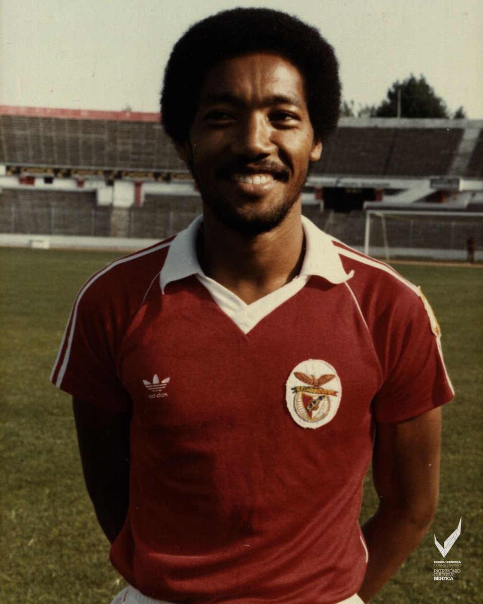 museubenfica's tweet photo. Parabéns, Sr. Shéu! 🎉

Como atleta representou a equipa principal do @SLBenfica em 17 épocas, 1972/73 a 1988/89, e conquistou 9 Campeonatos Nacionais, 6 Taças de Portugal, 2 Supertaças e 6 Taças de Honra! 🔴⚪️

#EPluribusUnum https://t.co/UdEa6ojPJd