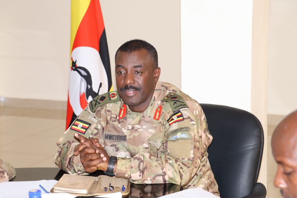 Fireliglntfi's tweet photo. UPDATE: Chief of Defence Forces Gen. Muhoozi Kainerugaba has appointed Brig. Gen. Asaph Mweteise Nyakikuru as Acting Commander of the Special Forces Command (SFC) and granted him the acting rank of Major General.

#NBSUpdates https://t.co/JIEOBUxsy2