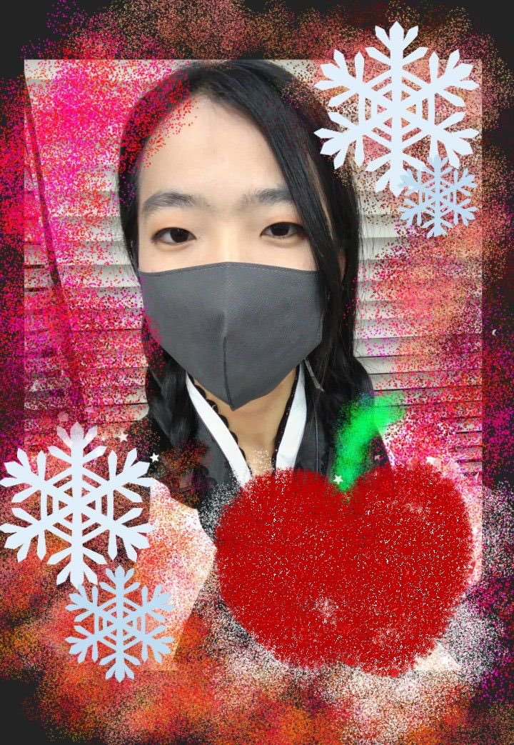 hatsukoi_seika's tweet photo. 【はつこい製菓💌🍨メンバー紹介】

❤️ 白雪なつめ

❤️ マジカルアップル(赤)

❤️ @natsume_1stLP 

鏡よ鏡、この世界で一番皆を笑顔にするのはだーれ？
あなたの笑顔の花咲かす
眠らないタイプのプリンセス
真っ赤なハートを実らせます♡
マジカルアップル担当・白雪なつめです！

 #はつこい製菓 https://t.co/mUQC6vFEQZ