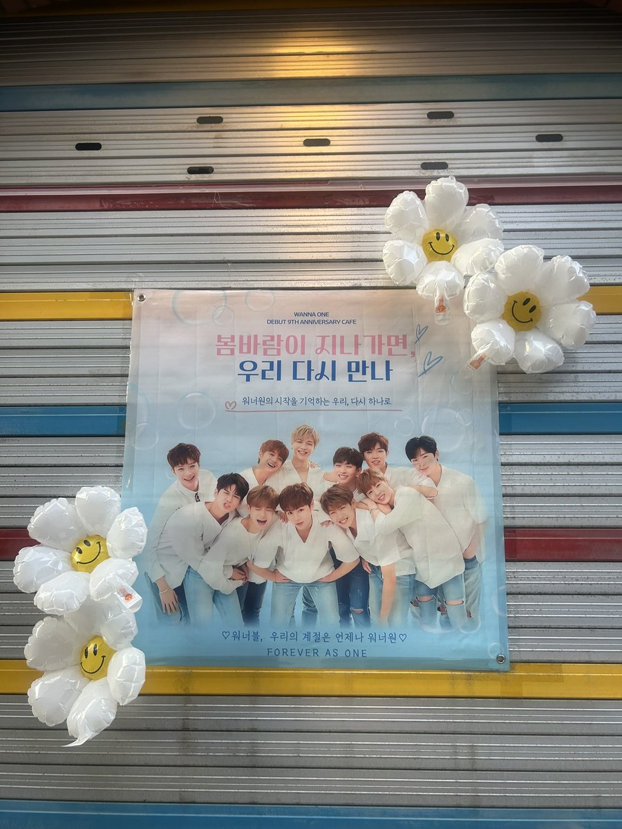 sdnj1416's tweet photo. 저녁은 워너원생카! 엄청 풋풋하다
럭드는 꽝이지만 ㅠㅠ #멜로우즈 https://t.co/fxcLY1621t