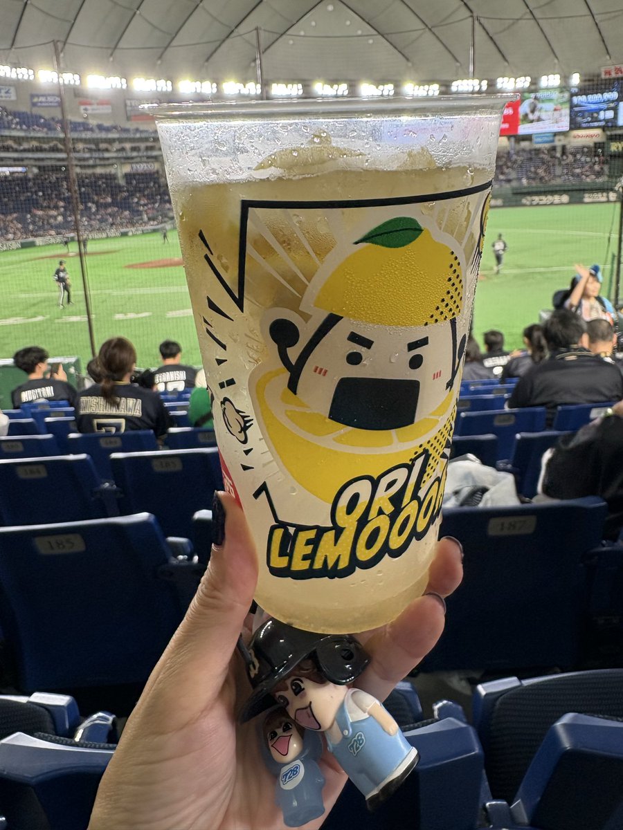 Kate_GRDN's tweet photo. 初めて丈くんの始球式生で観られました✨
丈くんナイスピッチング⚾️
まだ2回終わったところで3-6
ホームラン合わせて3本
今日は乱打戦？！
バファローズ頑張れー👊
試合前に居た宮城選手の妹ちゃんめちゃ可愛かった https://t.co/GGDVw0S1Um