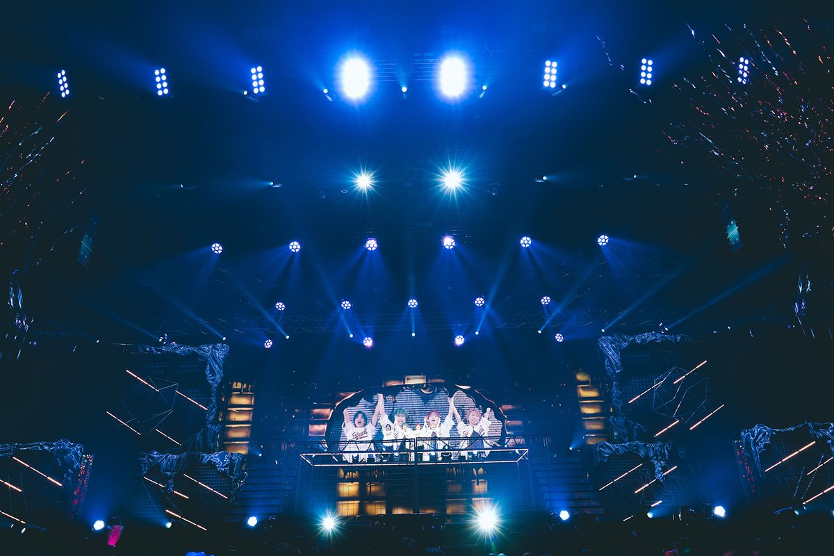 LisAni_NEWS's tweet photo. 【ライブレポート】『あんさんぶるスターズ！！』にまた新たな歴史が刻まれた “MELLOW DEAR US 1st JAPAN Tour Final「NICE to meet YOU !!」Dear 横浜BUNTAI”をレポート!!

#あんスタ
#ナイチュー
#MELLOW_DEAR_US

▼記事はこちら
https://t.co/r4Nzhr6JH0 https://t.co/A9P5NobLY2