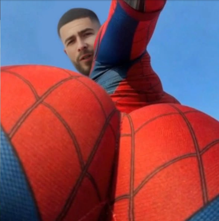 X7Dave's tweet photo. WHOEVER MADE IT IS AN ASBOLUTE DEMON. DIDN'T KNOW @AyeZee  WAS IN THE SPIDERMAN MOVIE 🤨🤨

$200 #USDC GIVEAWAY             

✅ RETWEET + LIKE + COMMENT https://t.co/6eUeovzDFH