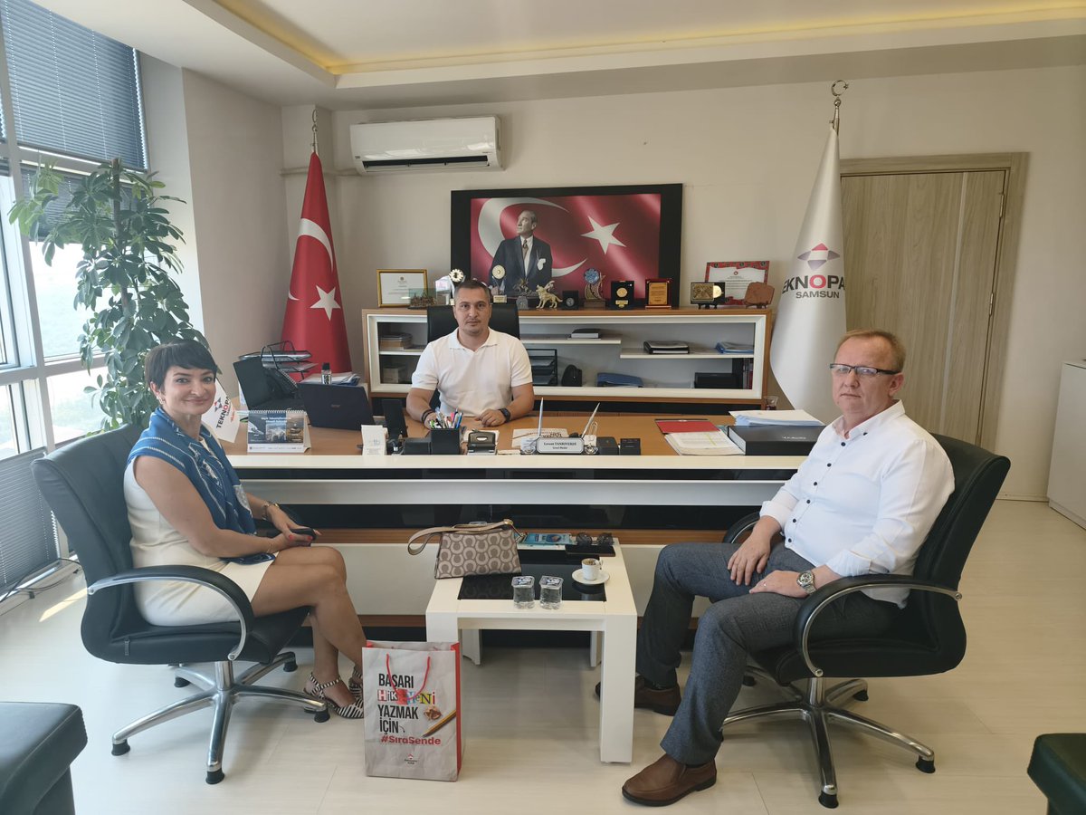 bhcshr_samlise's tweet photo. Kampüs Müdürümüz Semra Ebil ve Lise Müdürümüz Hakan Altunsoy, Teknopark Genel Müdürü Sayın Levent Tanrıverdi'yi makamında ziyaret etti.
Geleceğin yetkin bireylerini yetiştirme hedefleri doğrultusunda kurulacak iş birliklerinin, öğrencilerimize önemli katkılar sunacağına inanıyorz https://t.co/Rh98RdUb5I