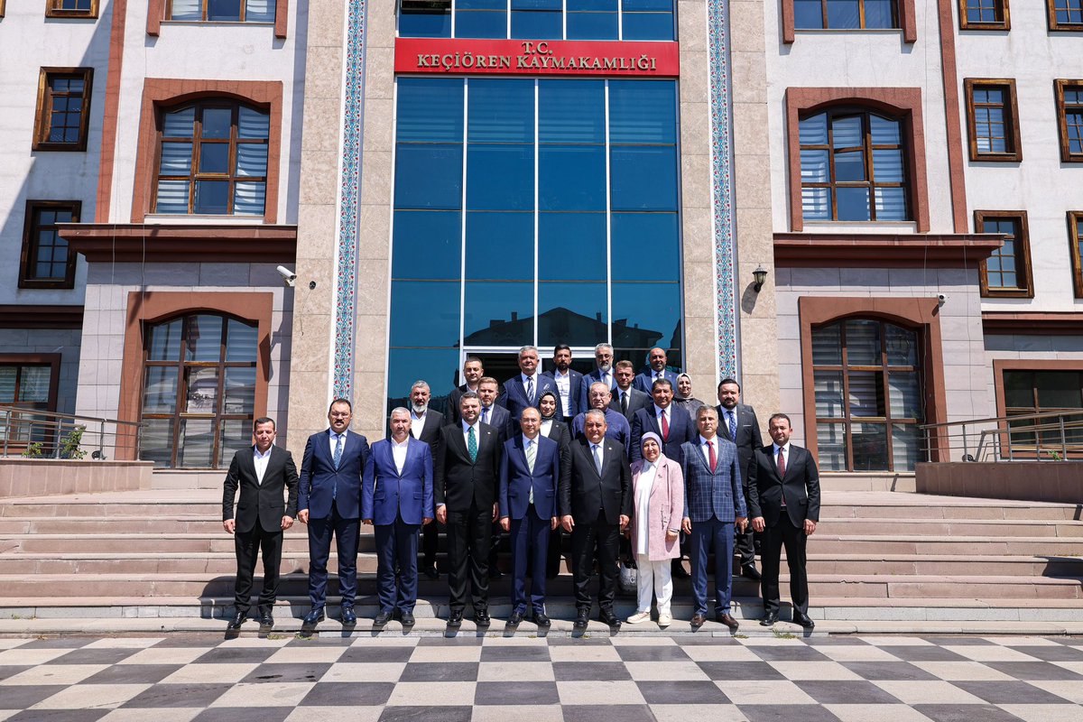 OzarslanMesut's tweet photo. Keçiören Kaymakamlığı görevine başlayan Sayın @Sogukpinar023’a hayırlı olsun ziyaretinde bulunduk.

Sayın Kaymakamımıza ev sahipliği için teşekkür ediyor, ilçemize hizmet yolunda yeni görevinde muvaffakiyetler diliyorum. Keçiören’imiz için birlik ve beraberlik içinde çalışmaya devam edeceğiz.

@omerfarukislam