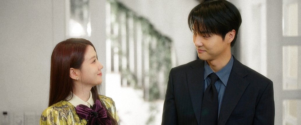 actresseunbin's tweet photo. so the REAL question is, who proposed the idea of a fake engagement/relationship to whom? 🫣 #spookyinlove https://t.co/VM4Uxl4aVV