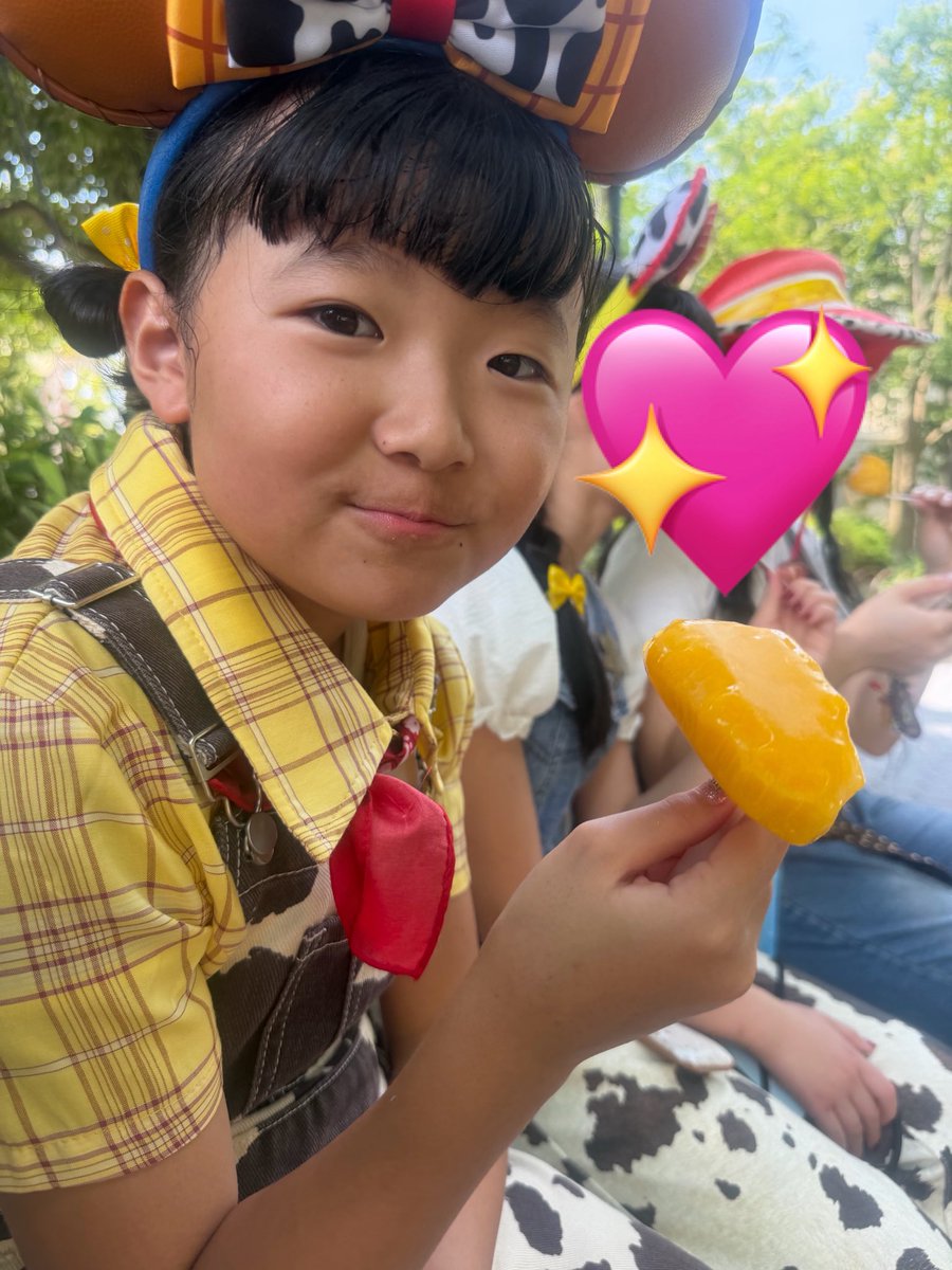 11haru24's tweet photo. 前半暑すぎてほぼ休憩ディズニーwwwアクアトピアの為に行ったと言っても過言じゃないから乗り納め出来て良かった😭🙏‼️ショーも2列目のセンターが当たったりなんかして本当にツイてる日だった☝️🎶 https://t.co/xJ3q6c8Yr3