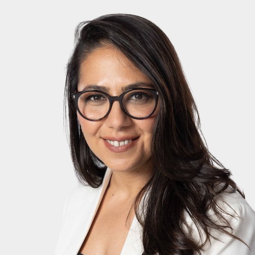 Kusu_Ebabila__'s tweet photo. Cumhurbaşkanımız Erdoğan’a haddi aşan cümleler kullanan tipli Sera Kadıgil isimli hainin dokunulmazlığı kaldırılıp Adalet'e hesap vermeli'dir diyor musunuz?

A ) Evet 
B ) Hayır 
C ) Acilen https://t.co/LwIBX32N0z