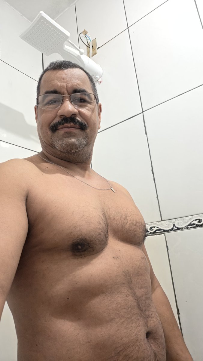 Marley_Costa's tweet photo. Meu dia só começa depois do banho. E vc? https://t.co/vzYmxZhiOU