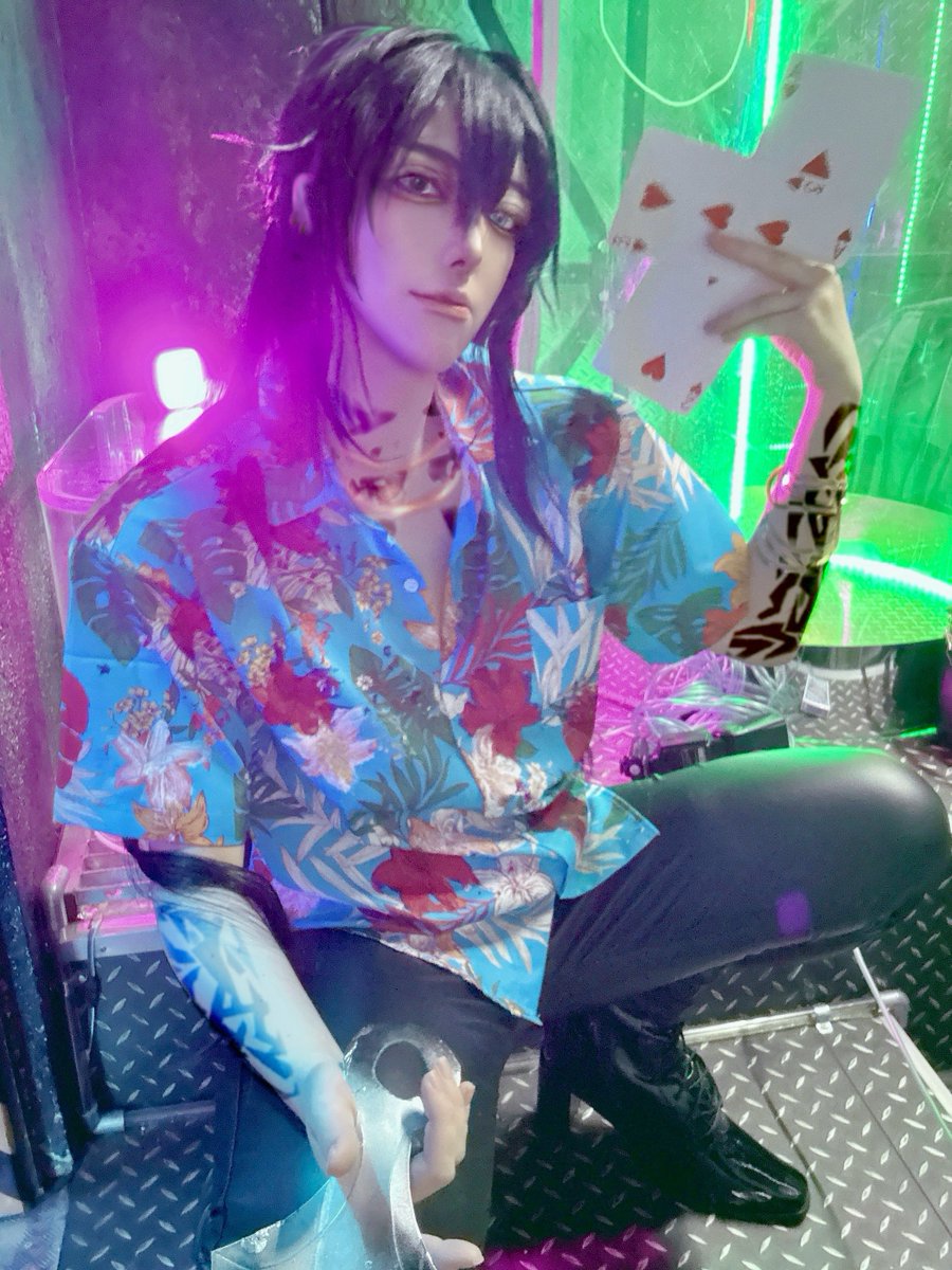 magarizaki's tweet photo. cosplay
ﾎﾝﾙの人格沢山やってきました〜！
K社、ぽんぽん、黒雲会
#Limbus_Company  #LCB6 https://t.co/p6wbPj8oJl