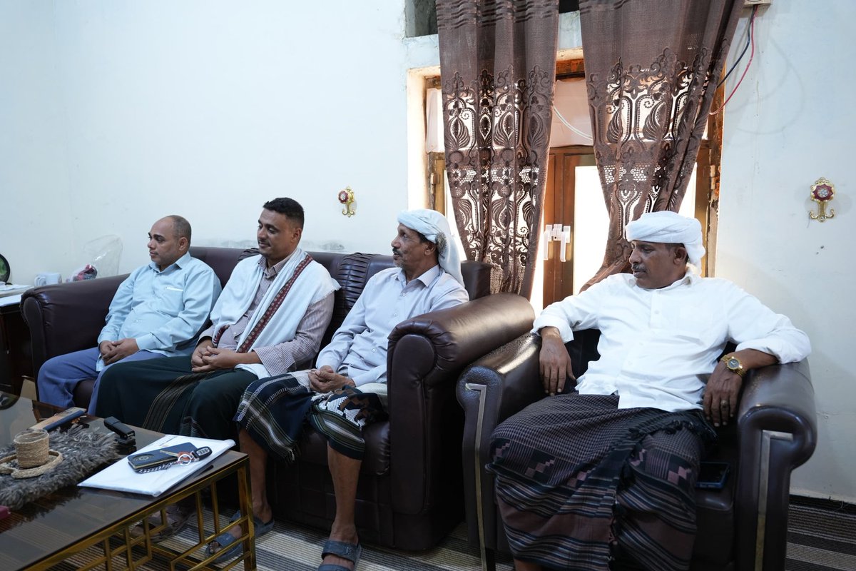 AlthqlyM's tweet photo. محافظ سقطرى يطلع على نتائج أعمال اللجنة التحضيرية للمجلس التنسيقي التوافقي

https://t.co/tMxiiBO5Rn https://t.co/JcY7wS8Qdo