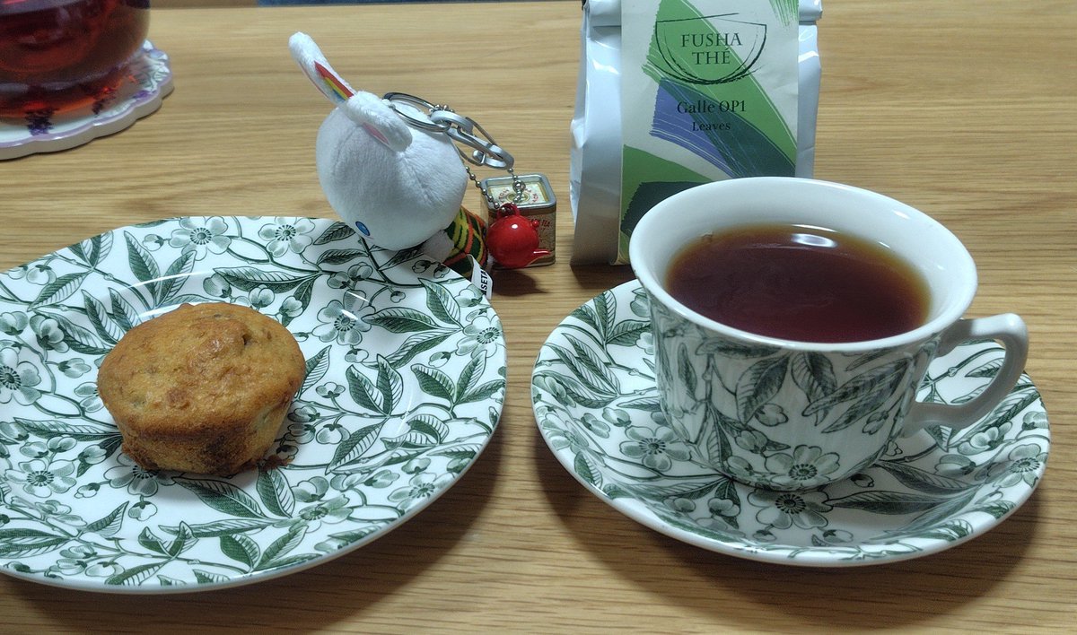 ao_tea_time's tweet photo. 今日もバナナマフィン🍌
紅茶はFUSHATHEさんのガレ✨
暖かい地域の紅茶だからか、バナナとの相性が良かったです！ https://t.co/fuTHHYQF16