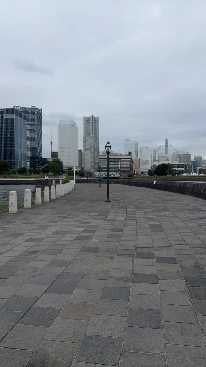 o_irst's tweet photo. 曇りだし風も強かったけど、波の音が心地よかったね https://t.co/s0ysj9lxTM