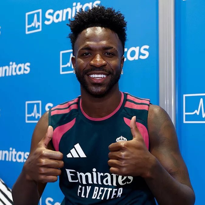 DonShelby_'s tweet photo. Ahora se parece a Teodoro Rivas versión nigeriana jajajajajajajajaj qué esperpento de sujeto.

FUERA DEL REAL MADRID. https://t.co/lGICUubi71