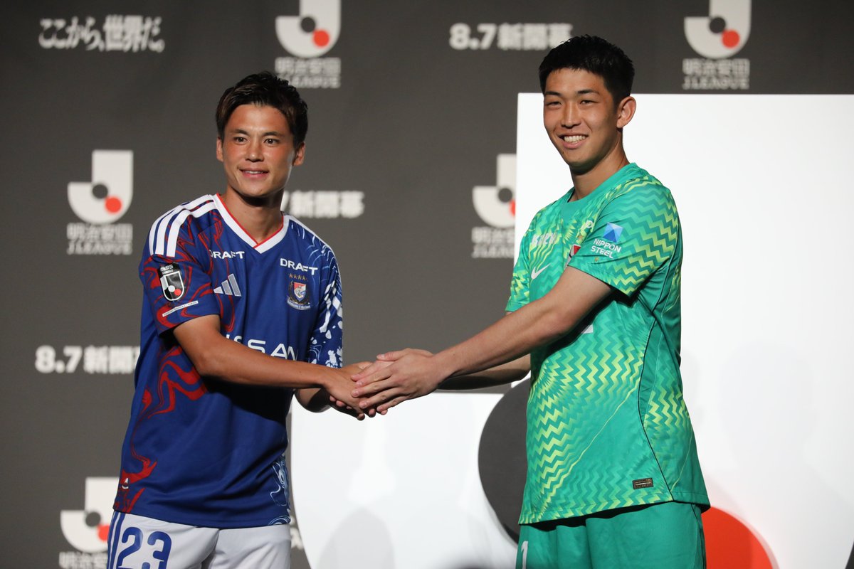 atlrs_official's tweet photo. 本日、２０２６／２７明治安田Ｊリーグ開幕イベントが都内で行われ、早川 友基選手が登壇しました！

8/7（金）に開催される開幕戦、横浜F・マリノス vs 鹿島アントラーズ（19:25キックオフ／ＭＵＦＧスタジアム）は、フジテレビ系列での全国生中継も決定しています📺✨

いよいよ開幕する2026/27シーズンも、熱いサポートをお願いいたします🦌🔥

#鹿島アントラーズ #共闘