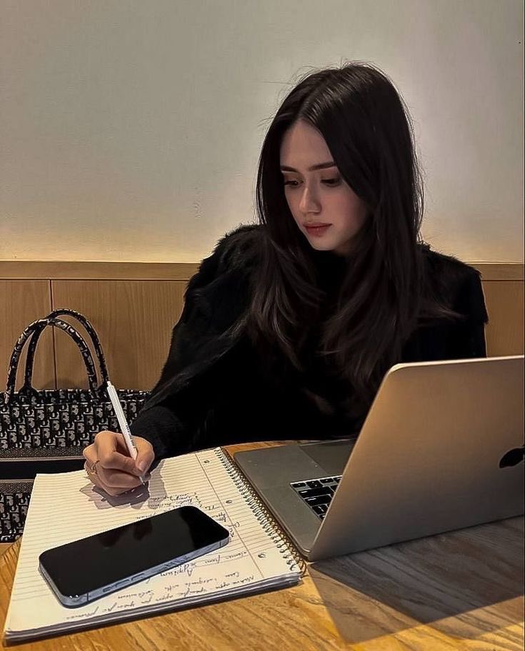 nyliava's tweet photo. The goal is to work hard &amp; get rich. https://t.co/ZbGQyZnbFI