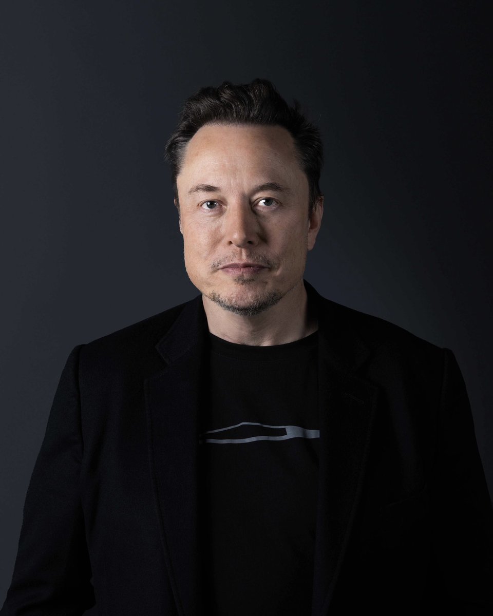 Kulturlesite_'s tweet photo. 🚨🤖 ELON MUSK a dévoilé que sa société EURALINK allait commencer à déployer ses premiers IMPLANTS CÉRÉBRAUX !! 

« Au cours des 6 à 12 prochains mois, nous allons implanter les premiers dispositifs de vision. 

Même si vous êtes aveugle à 100 % depuis la naissance, nous écrirons directement dans votre cortex visuel et vous verrez.

 À long terme, vous bénéficierez d’une résolution en ultra haute définition et de véritables super-pouvoirs comme voir dans le noir ou dans l’infrarouge. »
