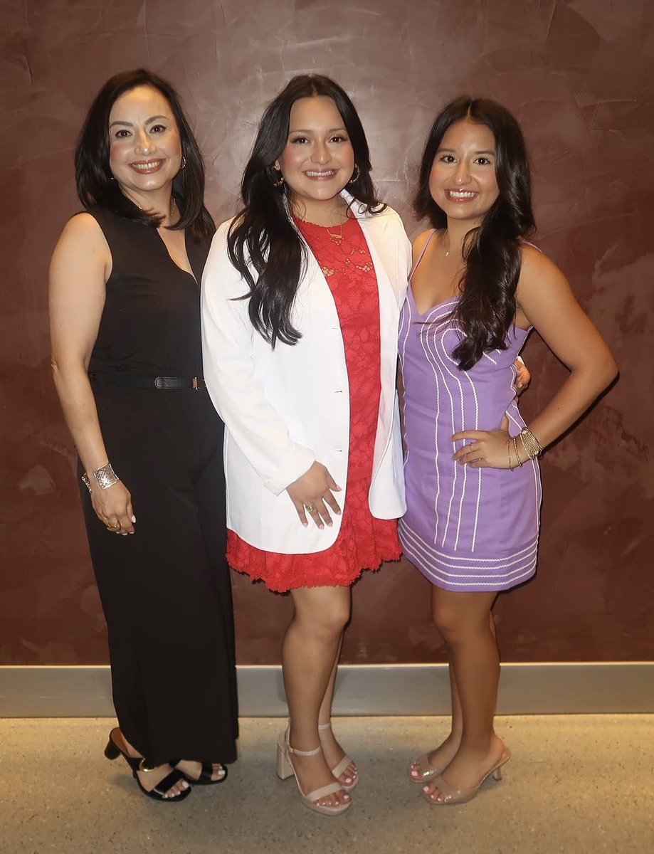Clarisatorres74's tweet photo. Spent my last week of summer chasing love, laughter, and family across Texas. From San Antonio, Stephenville to Lubbock, time was not a thief!! Beautiful memories that I will cherish forever! #SAFD #TarteltonStateOTD #TTUHSC https://t.co/KMirnRsUGM