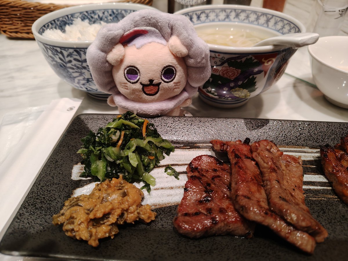 _voasary's tweet photo. 3日目そ��て帰宅
七夕飾りとがおちをうまく撮れるとこ無くて残念🙃来週が本番らしく���空港や商店街も飾りがいっぱいで華やかだったな〜 https://t.co/mbsHAVBAhZ