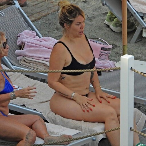 whisperhaber's tweet photo. Mauro Icardi'den ayrılan Wanda Nara'nın son hali. https://t.co/1RzS5bPjsC