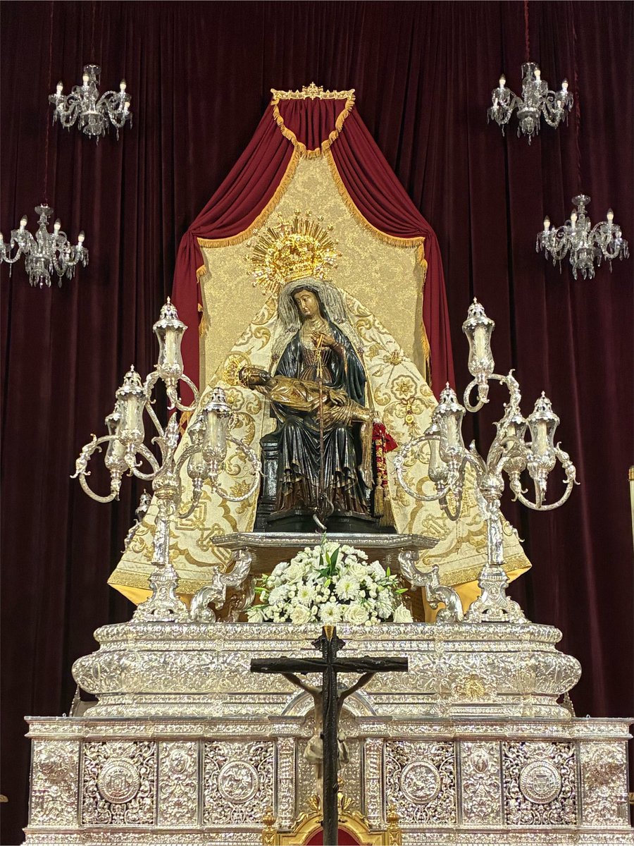 mabernalsanchez's tweet photo. 🔴 La virgen de África Coronada, patrona de #Ceuta, ya preside su paso procesional https://t.co/TRKyQ4Xnje
