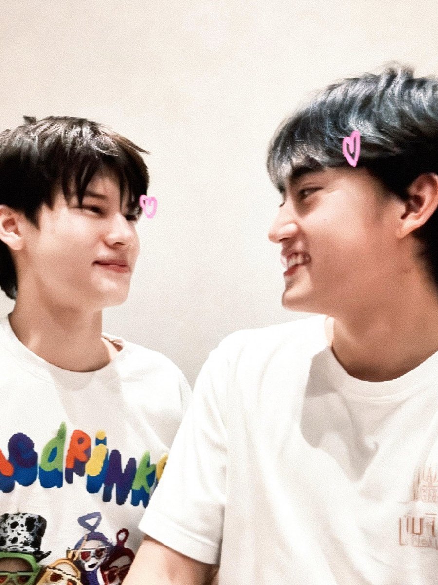 Pp0tat's tweet photo. This genre of them >>>

#pungnick
#คุณขนมปังนมสด https://t.co/qqTLmktoXe