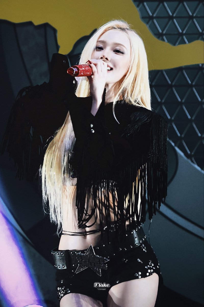 Snowflake011_'s tweet photo. 260803 Lollapalooza
🎤
#민정 #윈터 #WINTER #ウィンター https://t.co/ENCSPEXKOj