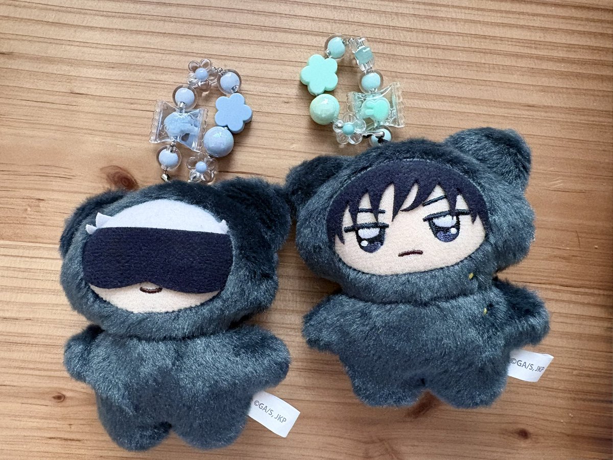 _o3oclock's tweet photo. ちみアクセサリー出来た！最初首元に巻くタイプを作ろうとしてたんだけどボールチェーン？に通るビーズがあったのでそのまま通してみました。耳にもかけられる！💎 https://t.co/3CBFBvH26G