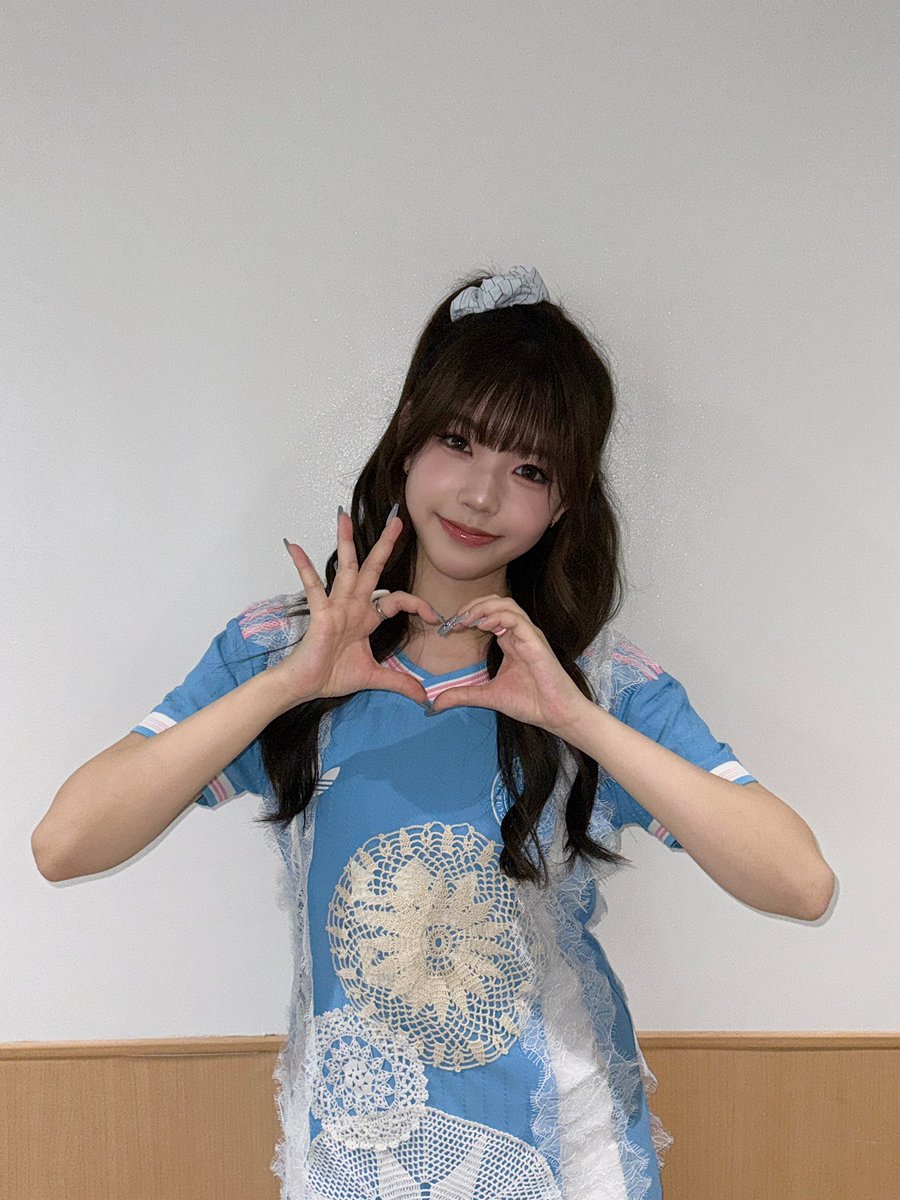 UNIS_offcl's tweet photo. 今日は名古屋リリースイベントに来てくださって 本当にありがとうございました！🩷 とても楽しかったです😊
また会いましょう〜✨

#UNIS #유니스 
#YOONA #오윤아 https://t.co/AieWoIOvab