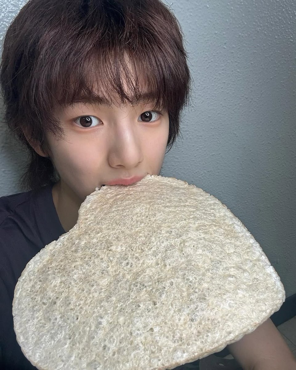 i_jin___2's tweet photo. 두부상 이라는 말 자체는 죄 없음....... 자꾸 어거지로 두부상이라고 우기니까 개빡치는거지 https://t.co/MaNacrb7RX