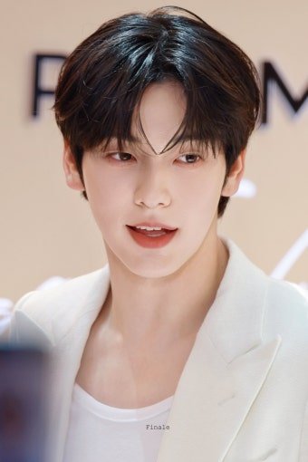 i_jin___2's tweet photo. 두부상 이라는 말 자체는 죄 없음....... 자꾸 어거지로 두부상이라고 우기니까 개빡치는거지 https://t.co/MaNacrb7RX