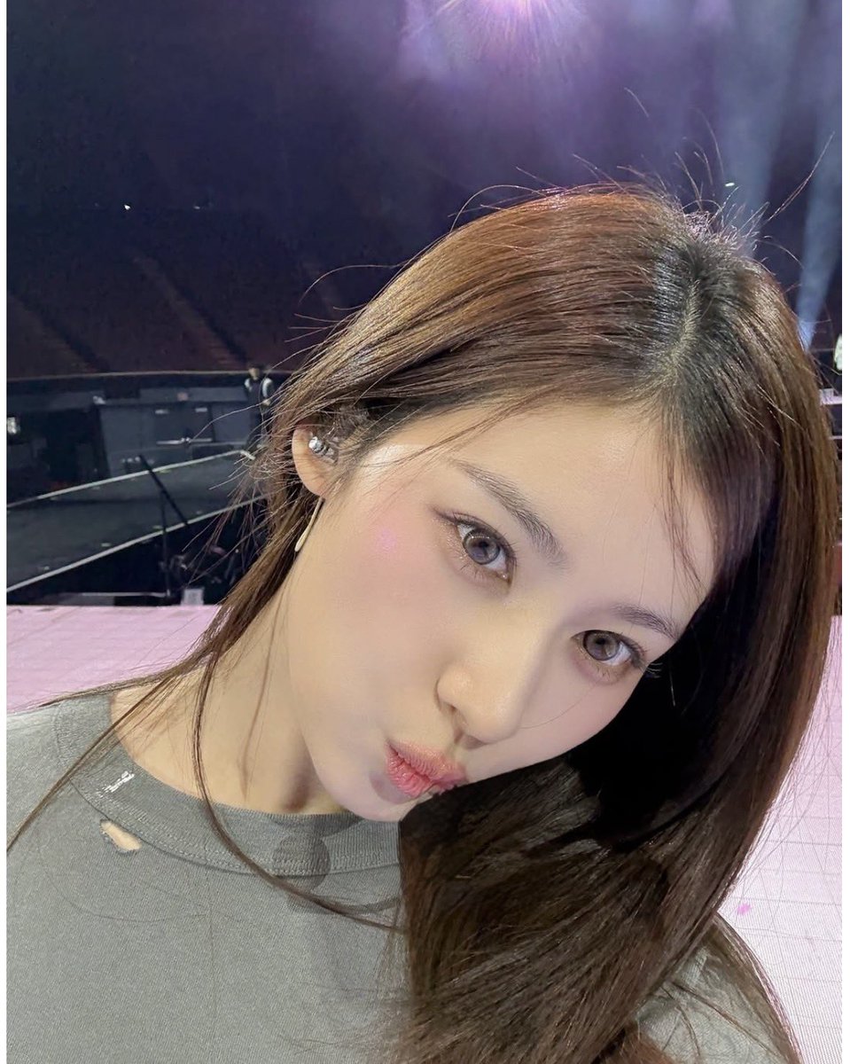 M427Sky's tweet photo. 💗SANA💗
なんという可愛さなんだよ！！！
可愛すぎるでしょ！！！
SANAからこんな写真送られてきたら
返信どころか直電で可愛いって言う😍💗
#SANA #사나 #MISAMO 
#TWICE #트와이스 https://t.co/ohjX1jmHB3