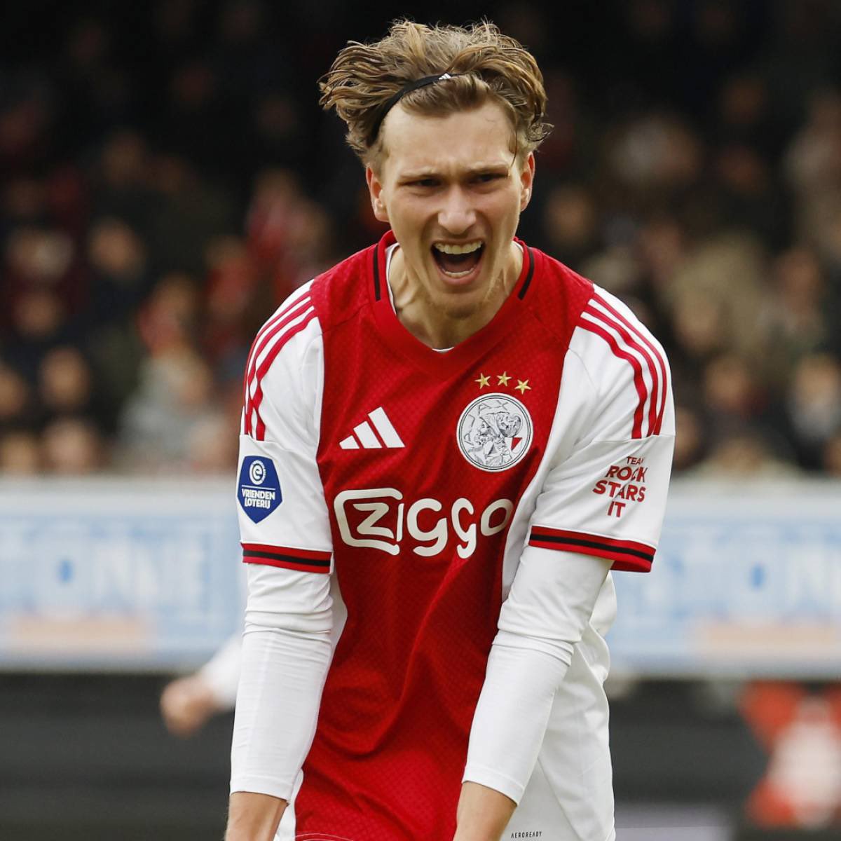 LMDPSG's tweet photo. 🚨 Mika Godts 🇧🇪 et le PSG ont trouvé un accord total sur un contrat de cinq ans, soit jusqu’en juin 2031. ❤️💙

Le joueur ainsi que son entourage poussent désormais auprès de l’Ajax afin de faciliter son départ vers Paris.

En interne, la direction parisienne estime qu’il ne s’agit plus que d’une question de temps avant qu’un accord définitif ne soit trouvé entre les deux clubs. ⏳

🗞️ @Djaameel_