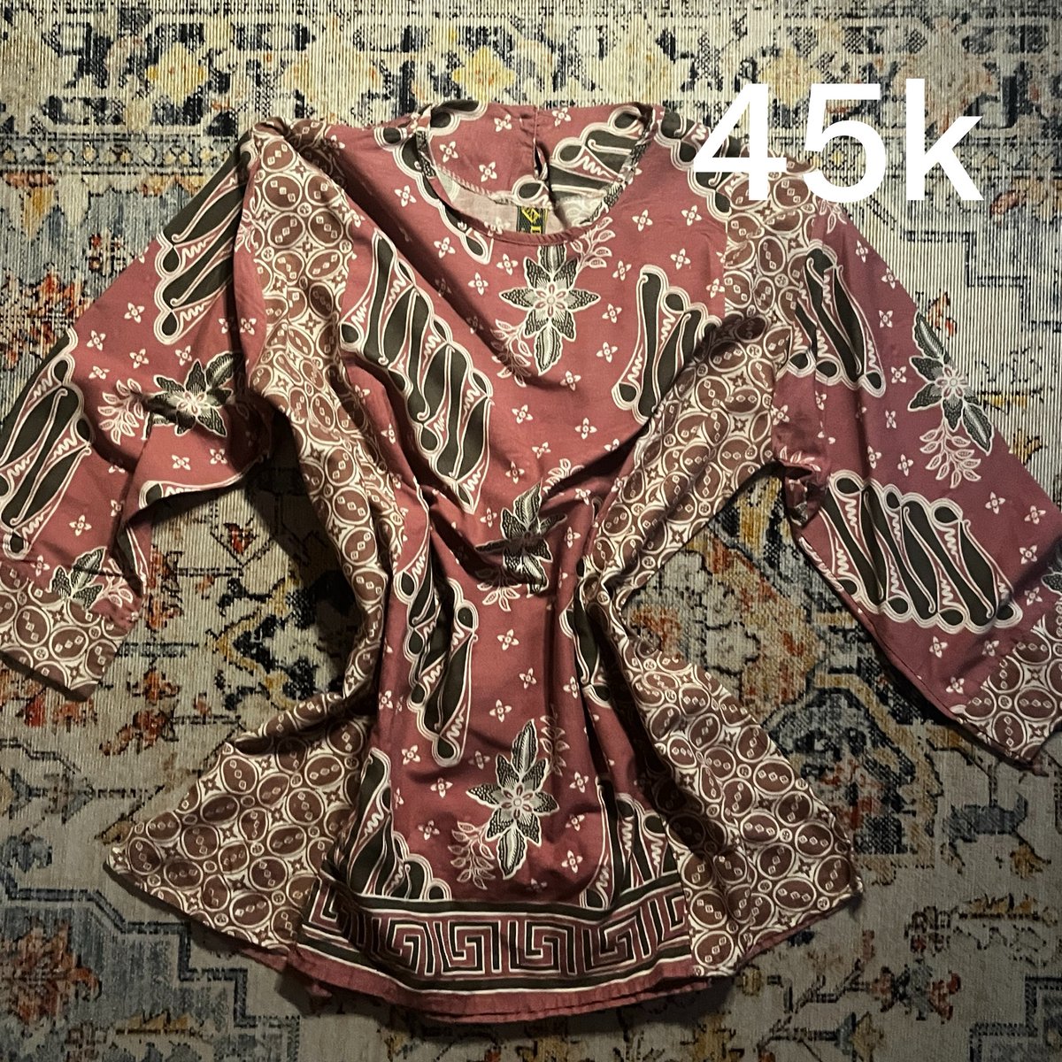 malamberjalan's tweet photo. WTS — Casual, Formal, and Sleepwear.

preloved. dijual kemeja linen putih 45k, batik katun 45k, dan sleepwear maroon satin fit M-L 35k. Open for Jkt-Bgr-Dpk. No minus, ketuk dm for details! 😆♥️

#zonauang #preloved #bealanja #kemeja #linen #sleepwear https://t.co/XELYxDtLRp