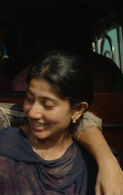 leodass_69's tweet photo. Bus-la drunken uncle: (shoulder mela kai potu)periya m*laiya vachitu irukka? 

Sissy me: Naa epdi potta nu kandupidichinga😳

Uncle: neetha en lungi mela kai vachitu irukkaya  di 

Me: Ungalukku bothaila theriyathu nu nenache naana evlo bothailayum 90° la irukku😮‍💨unga wife lucky https://t.co/VHHqwstadu