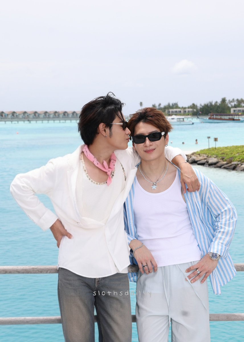 slothsdailyy's tweet photo. มหกรรมลบตัวเองเริ่มขึ้นอีกครั้ง ขอบคุณ ss เไ ที่ช่วยสานฝันสาววายค่ะ เนียนเหมือนไม่เคยมีชั้นอยู่มาก่อน😭

#GARNIERMOCHIMALDIVESXKRISTSINGTOD2
#คริสสิงโต #สิงโตคริส https://t.co/blz3Nvj0bU