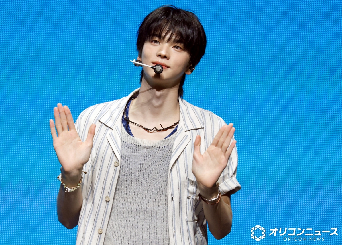 oricon's tweet photo. TWS、初の日本カムバック✨️
「すてきな夏を過ごしましょう❗️」🍉
豪華5曲披露🎤
https://t.co/4Ute3njPb1 https://t.co/HWGT6g5Jgc