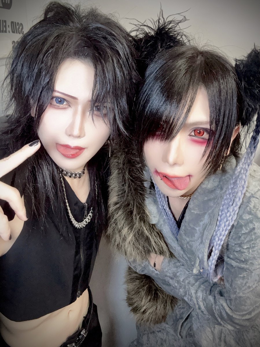 KUROMITSU_IORI's tweet photo. KAKUMAY 真虎さん🐯
(@MAKO_KAKUMAY )

名古屋までKAKUMAYのサポートでドラムを叩きに来た懐かしい思い出もあって
今回は大切な自分のバンドで、しかも名古屋で対バンすることができて嬉しかったです‼️
また闘り合いましょう😼⚔️！

#KAKUMAY  #黒蜜47 https://t.co/5lebqQXbsW