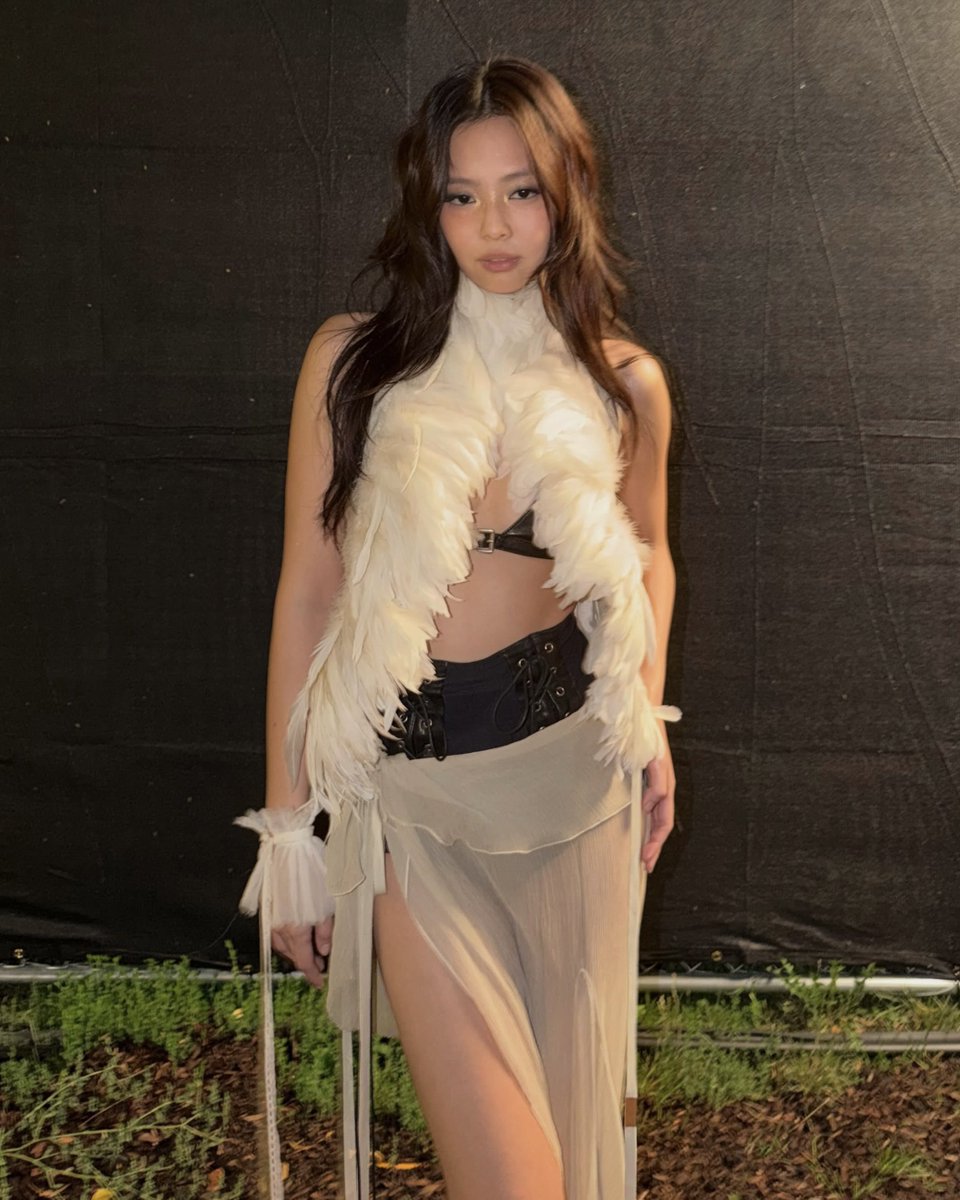 jenniepics's tweet photo. JENNIEEEEEE?!! https://t.co/vUwN4eAkGB