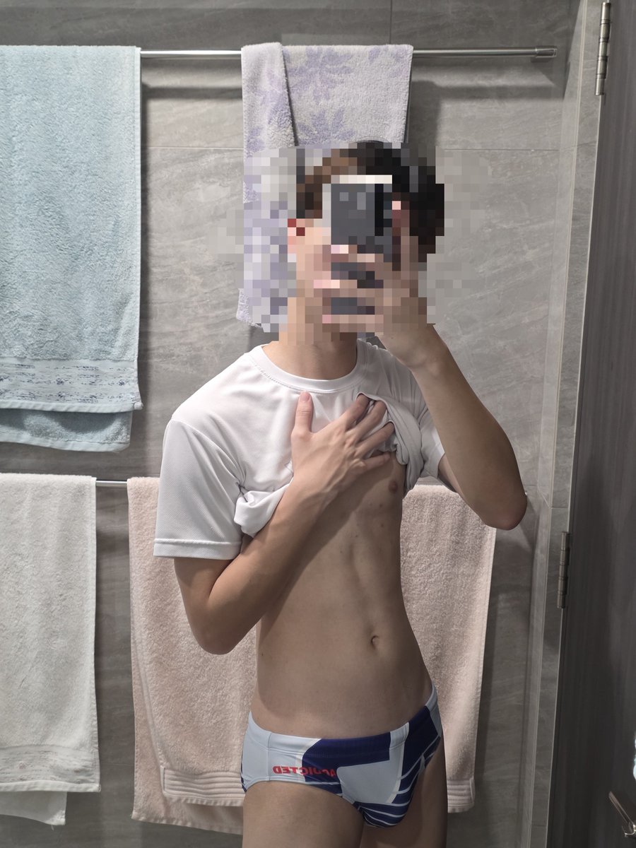 Zzzisnicetime's tweet photo. So I got a pair of swim trunks but I dont rly swim hahah https://t.co/QiSFCsbRU8