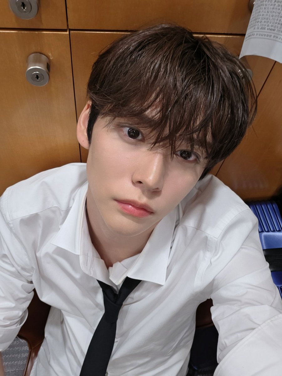 lfirey4's tweet photo. @fantopia_global eunseok🧡🧡 https://t.co/AV6sLXfMin