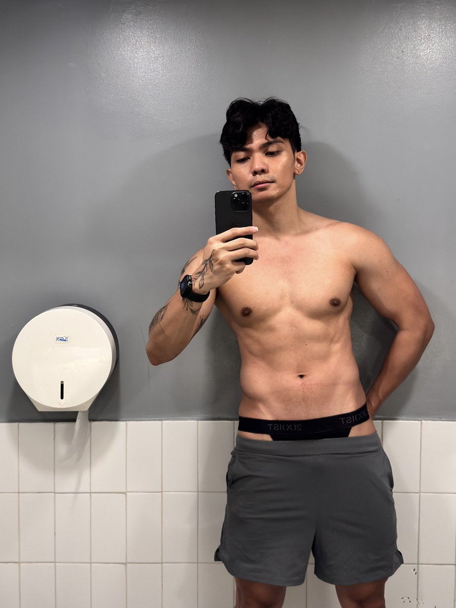 roialb's tweet photo. Monday push day https://t.co/AvyAkxRCSV