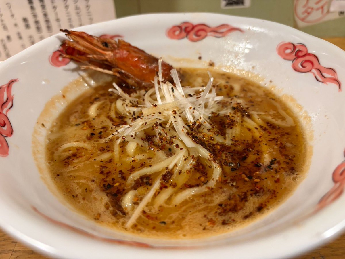 sakaeya_h's tweet photo. さかえや(夜)
8/3(月) Pm7時オープン
今週もよろしくお願いします。

本日より「酒とラーメン Vol.8」
featuring 「呑み屋ぶち×さかえや(夜)企画 "海の恵みをド深夜に"」

ぶちさんの赤海老の頭でとった極濃海老出汁味噌ラーメン！

1日10杯限定ですのでお早めに🍜 https://t.co/47yiP9Hbhg