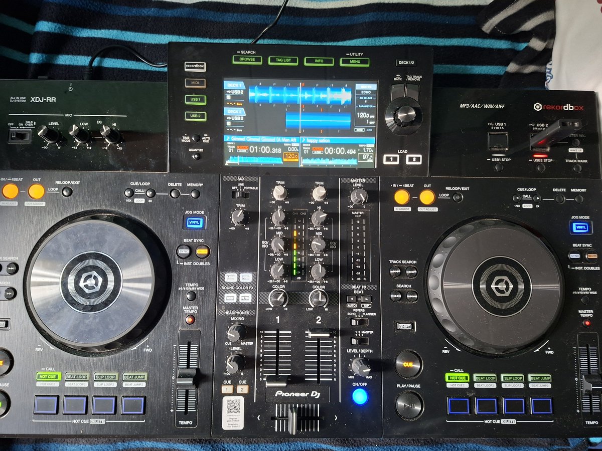 DyoDj2's tweet photo. Se vende!!! Como nuevo!!! 
#dj #uruguay #pionner #venta https://t.co/gn1pmZpEh2