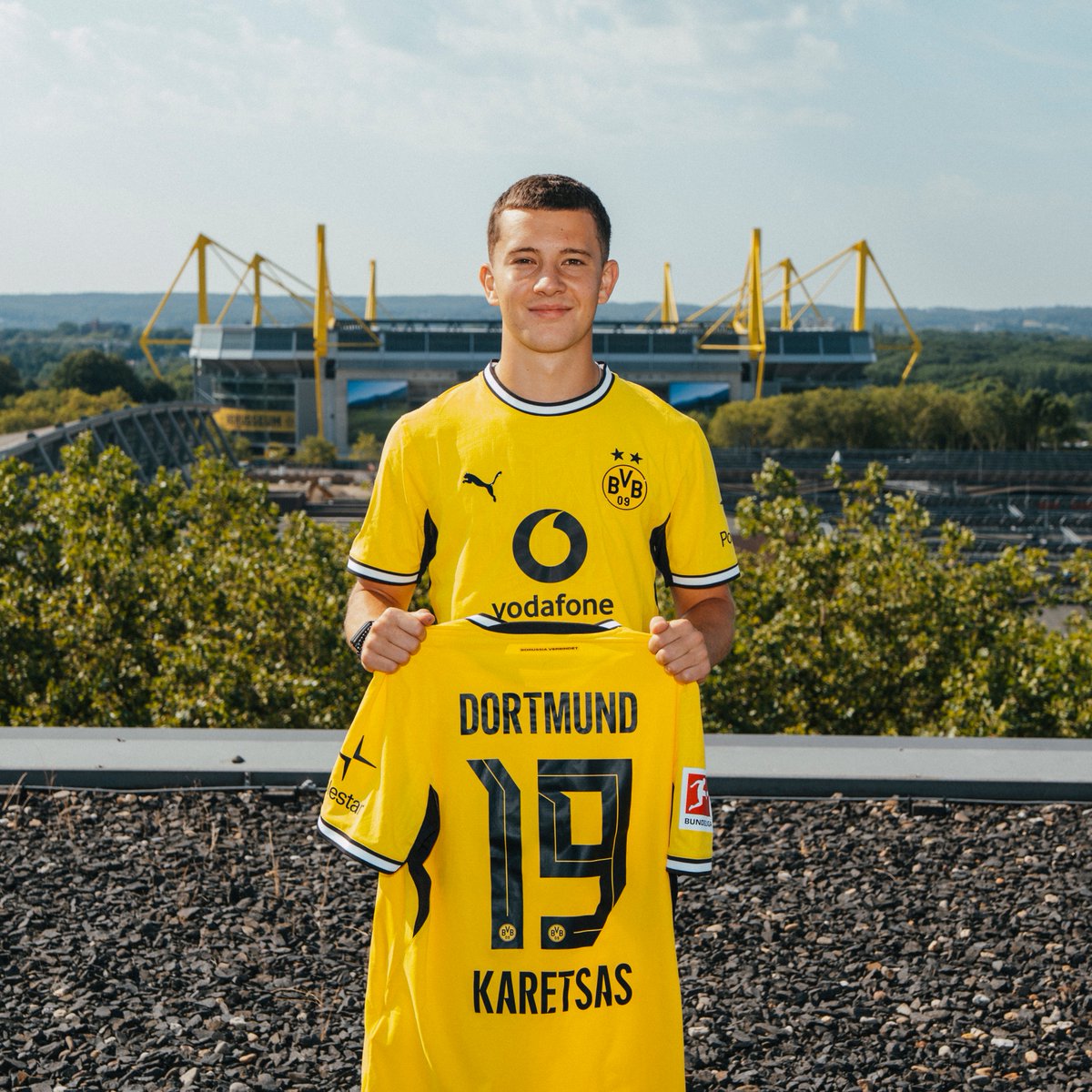 BlackYellow's tweet photo. BVB are pleased to announce the signing of Konstantinos Karetsas! 🇬🇷✨

The 18-year-old attacking talent joins on a deal through June 30, 2031. ✍️ https://t.co/aWHXghd08D