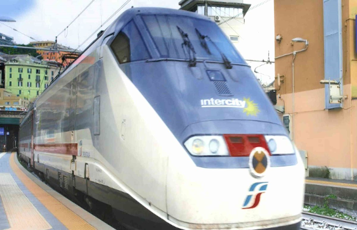 stefanoboni59's tweet photo. “ Treni Intercity, gara obbligatoria ma modello sbagliato: perché l’Italia rischia di perdere i fondi e frammentare il servizio”
https://t.co/AQSiBZYZuL https://t.co/LD21tBTJby