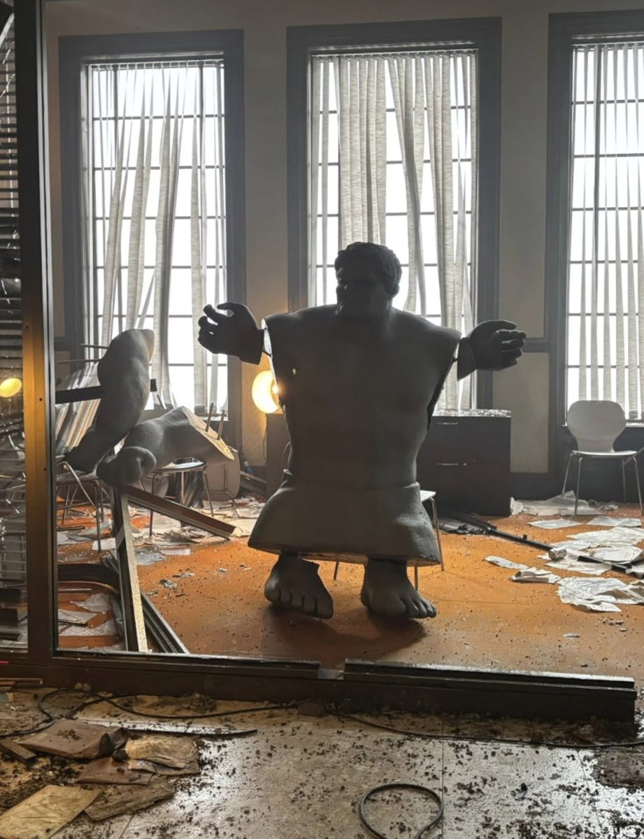 NexusPointNews's tweet photo. Hulk behind the scenes of ‘SPIDER-MAN: BRAND NEW DAY.’ https://t.co/PtGv0ovxok