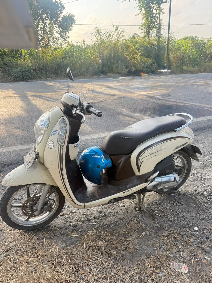 byannuzi's tweet photo. dijual cepat
scoopy tahun 2016
harga 8juta
kondisi beset saja masih bisa dipakai
domisili taman- sidoarjo
#zonauangㅤ
#scoopy https://t.co/z0OKca1jki